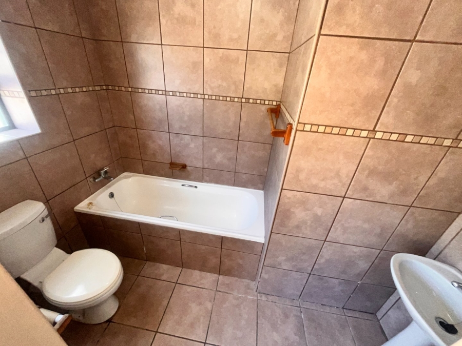 To Let 2 Bedroom Property for Rent in Aston Bay Eastern Cape